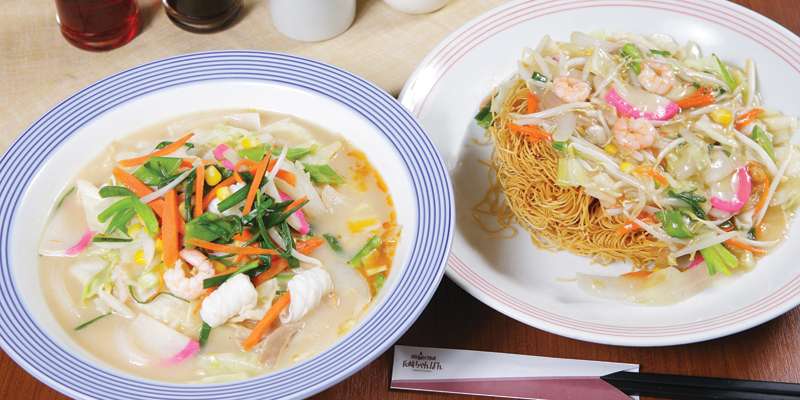 (左)長崎ちゃんぽん 128B、(右)長崎皿うどん 138B