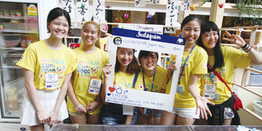 日タイの高校生による混成チームで商品を提供