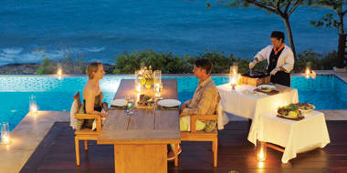 ヴィラ内でのプライベートディナー