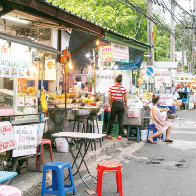 店主たちの本音〜ソイ38、屋台の移転期日は6月21日 - ワイズデジタル【タイで生活する人のための情報サイト】