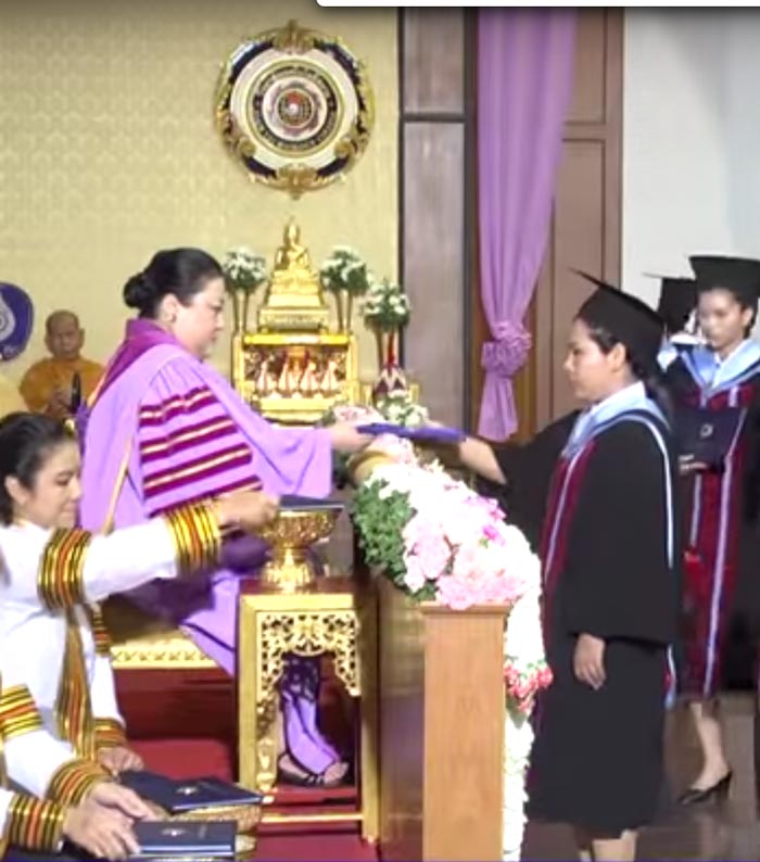 大学の卒業証書は王族から 授与されるって本当？ - ワイズデジタル【タイで生活する人のための情報サイト】