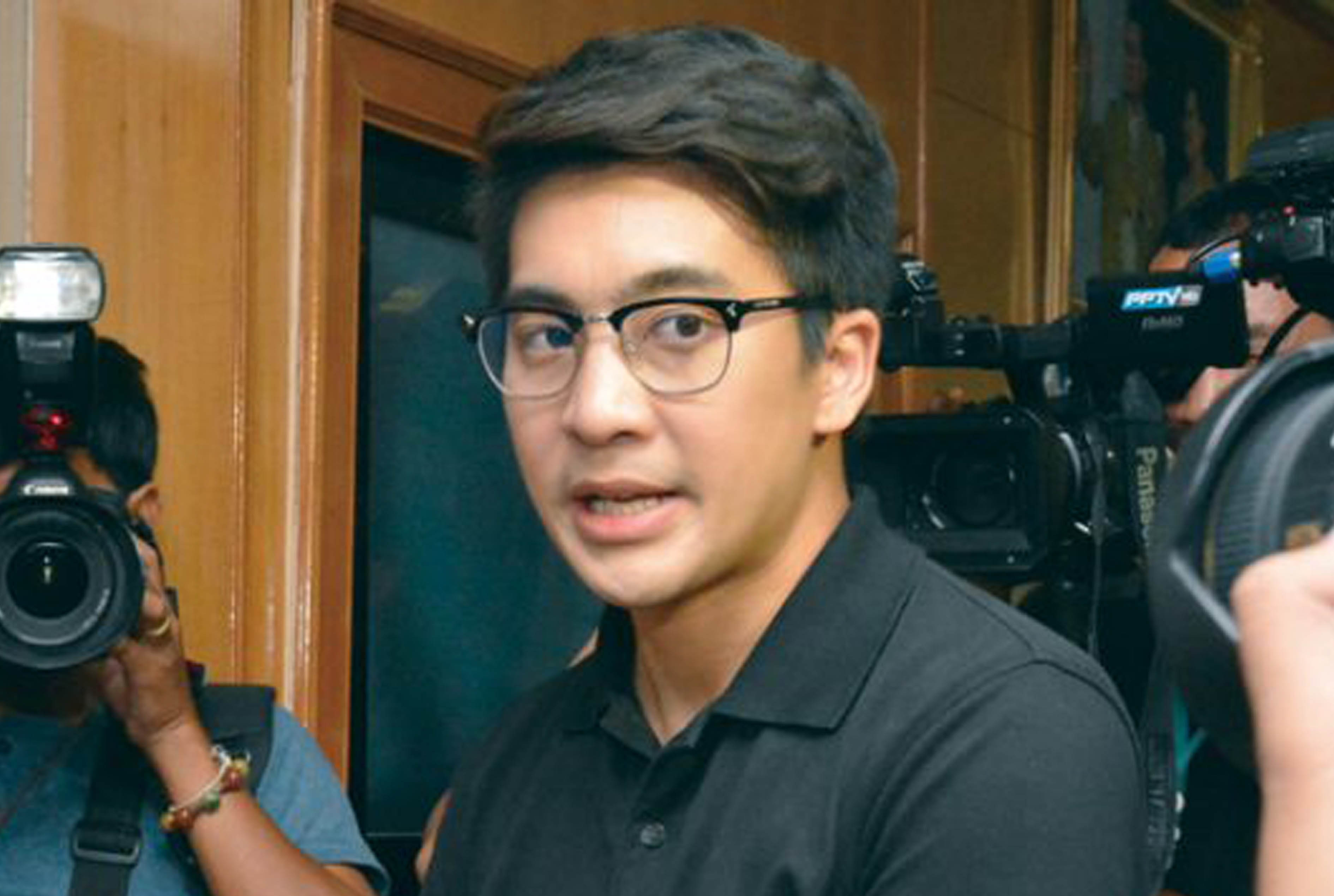 SNSで凋落した人気タレント - ワイズデジタル【タイで生活する人のための情報サイト】