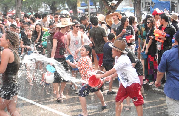 タイの旧正月 “ソンクラン”って？ - ワイズデジタル【タイで生活する人のための情報サイト】