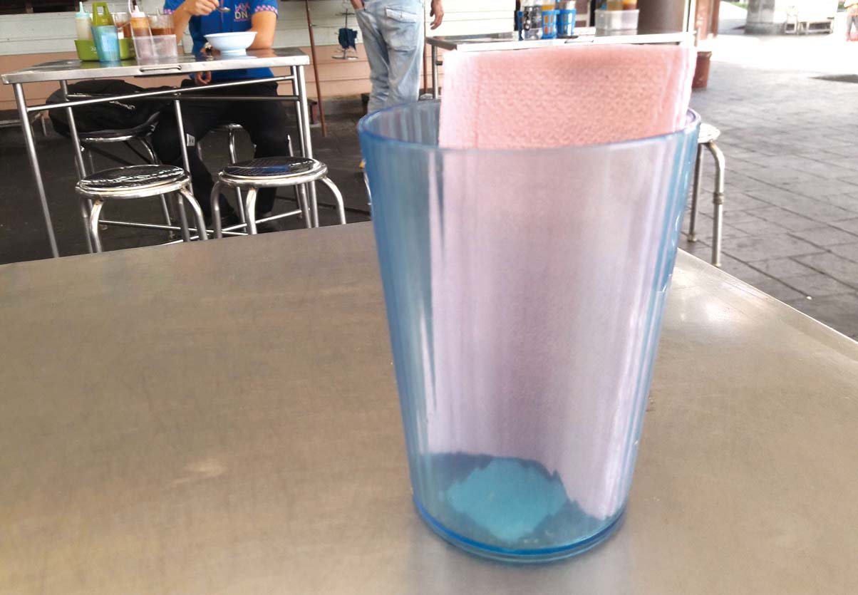 屋台の紙ナプキンなぜピンク色? - ワイズデジタル【タイで生活する人のための情報サイト】