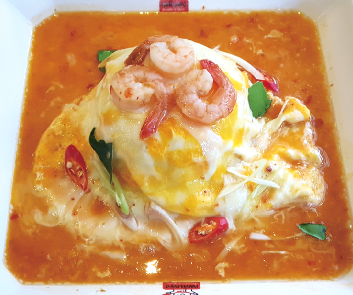 ふわとろ卵のトムヤムクンが人気のローカル料理店 - ワイズデジタル【タイで生活する人のための情報サイト】