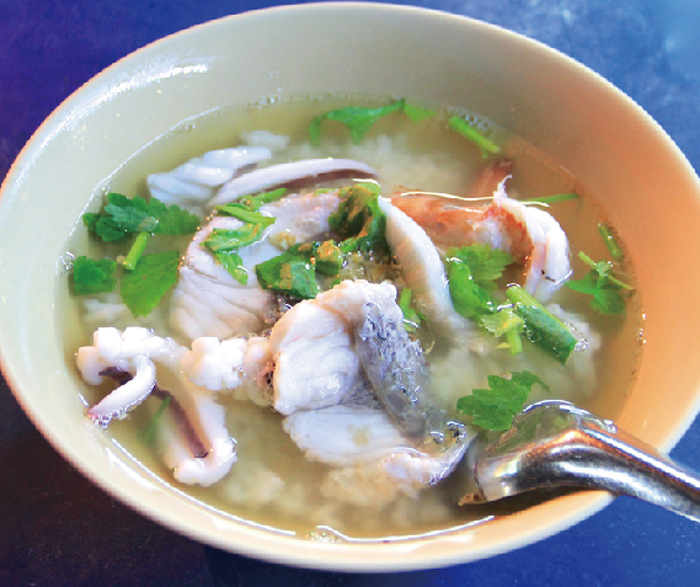 シーフード入りのお粥にほっこり - ワイズデジタル【タイで生活する人のための情報サイト】