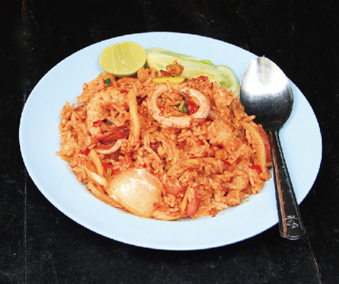 シーフードたっぷり！ トムヤム炒飯 - ワイズデジタル【タイで生活する人のための情報サイト】