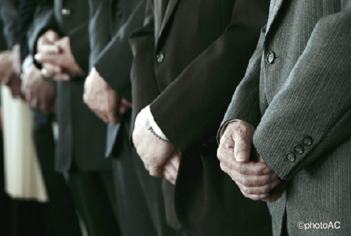 お世話になった人の突然の訃報。悲しいことですが、万が一に備えてお悔やみマナーを覚えておきましょう。