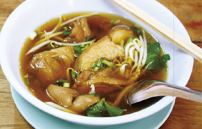 ランチ時が出来立て絶品の豚足スープ - ワイズデジタル【タイで生活する人のための情報サイト】