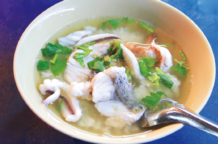 ほっとする優しい味シーフード“お粥” - ワイズデジタル【タイで生活する人のための情報サイト】