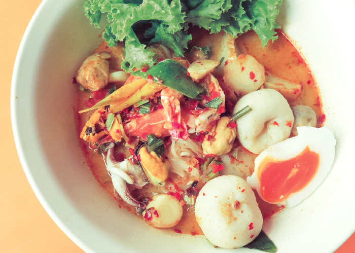 濃厚なトムヤムスープのヌードル - ワイズデジタル【タイで生活する人のための情報サイト】