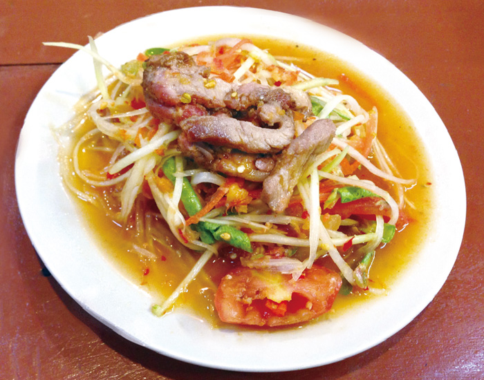 豚トロが入った本場のソムタム - ワイズデジタル【タイで生活する人のための情報サイト】