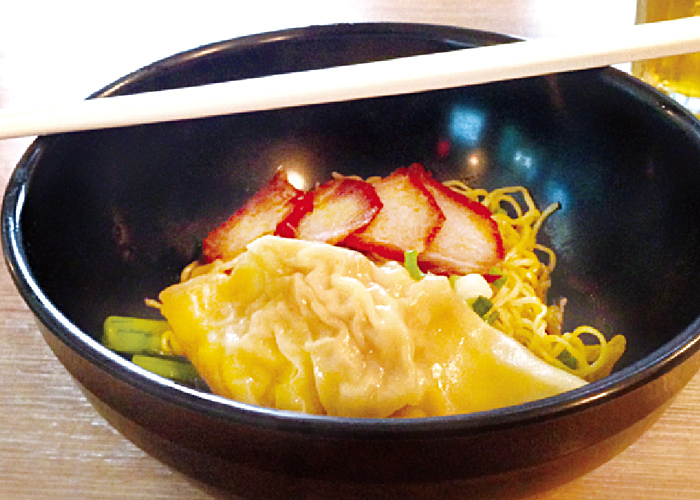 地元の常連多数特大ワンタンが◎ - ワイズデジタル【タイで生活する人のための情報サイト】