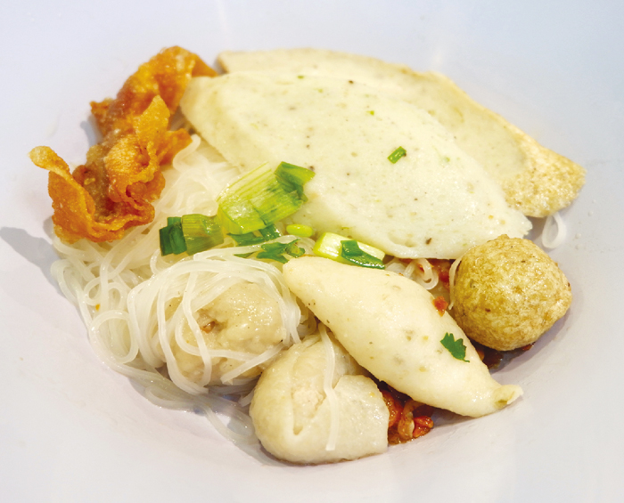 魚ギライもパクパク! 魚肉団子入りヌードル - ワイズデジタル【タイで生活する人のための情報サイト】