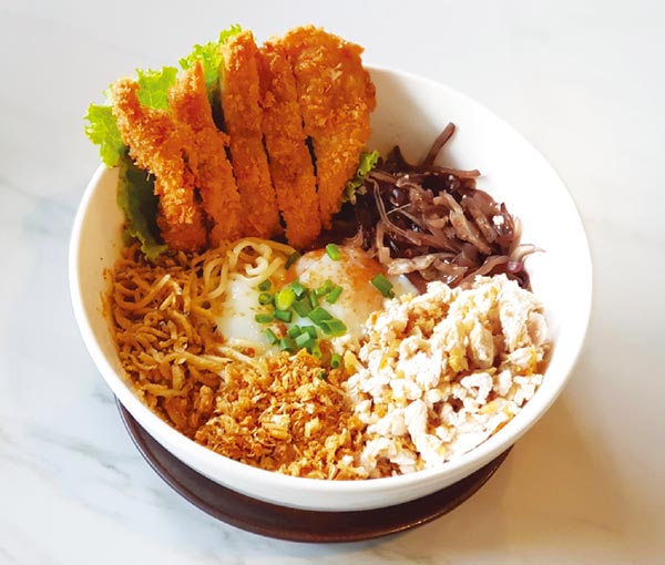 具材たっぷり！汁なしタイ風ラーメンが絶品 - ワイズデジタル【タイで生活する人のための情報サイト】