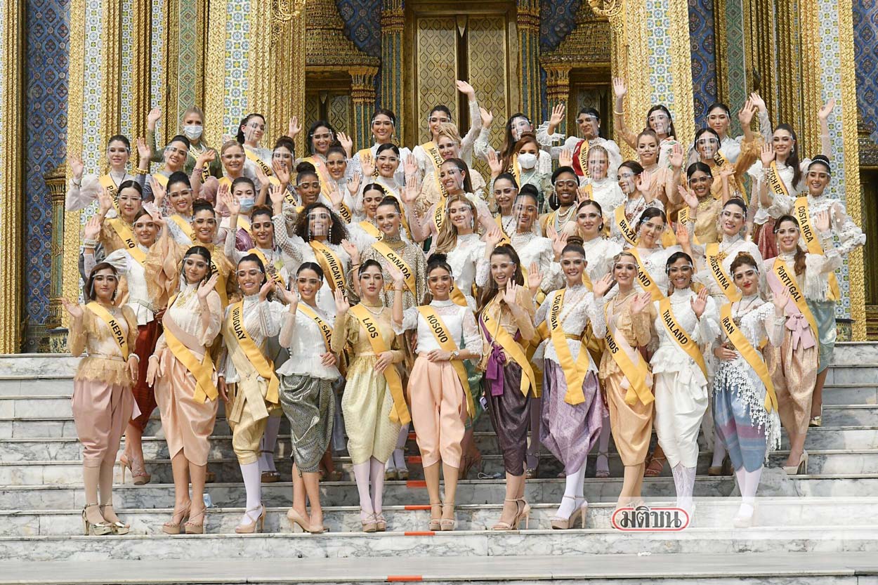 世界61カ国の美女が一堂に伝統衣装でワット・プラケオ参拝 - ワイズデジタル【タイで生活する人のための情報サイト】