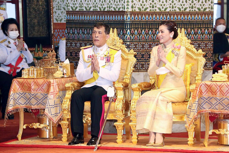 10月13日の「ラマ9世記念日」国王陛下参列の追悼式典を実施 - ワイズデジタル【タイで生活する人のための情報サイト】