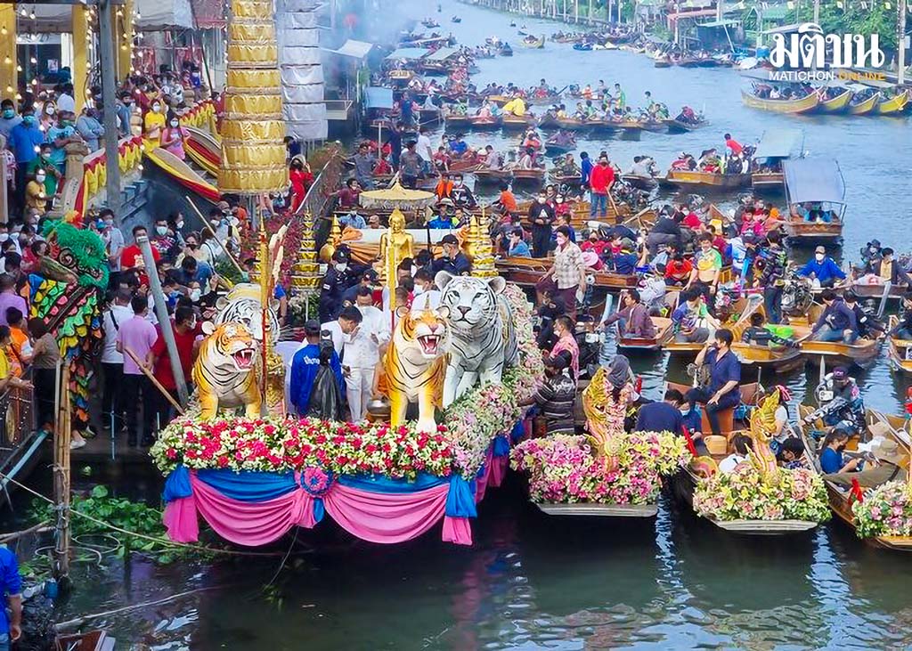 ワット・ラクシーで水上崇拝式 50以上の舟が参加 - ワイズデジタル【タイで生活する人のための情報サイト】