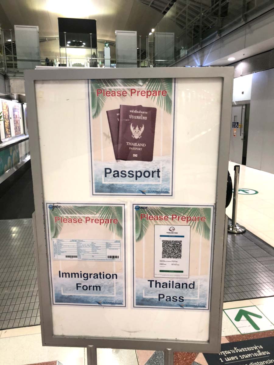 ３つの書類の準備をしておきましょう。■パスポート■印刷したThailand PassのQRコード■入国審査書（Form T.M.6)