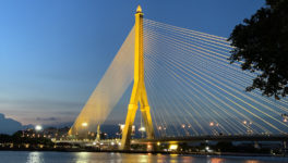 シリキット皇太后生誕日を祝賀　都内13の橋がライトアップ - ワイズデジタル【タイで生活する人のための情報サイト】