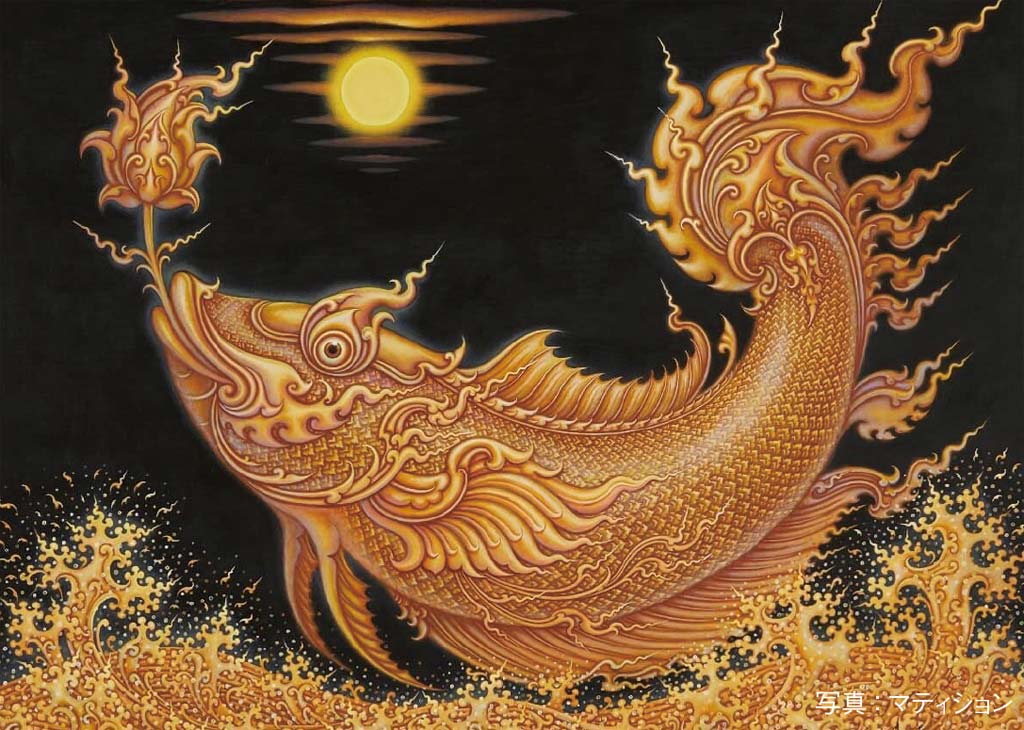 バンコクで美術品オークション 最高入札価格560万バーツ ー 都内リバーシティバンコクで7月16日、美術品オークション「Let’s Crossover」が開催された。チェンライのワット・ロンクンを描いた作品で知られるチャルムチャイ・コーシッピパット氏の作品「Spirit to the Nirvana」には、560万Bの最高入札価格がついたという。