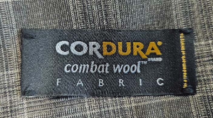 CORDURナイロン+ウールの混紡糸。ウールの風合いを最大限に残しながら、脅威の耐久性を兼ね備えた抜群の機能性素材。
