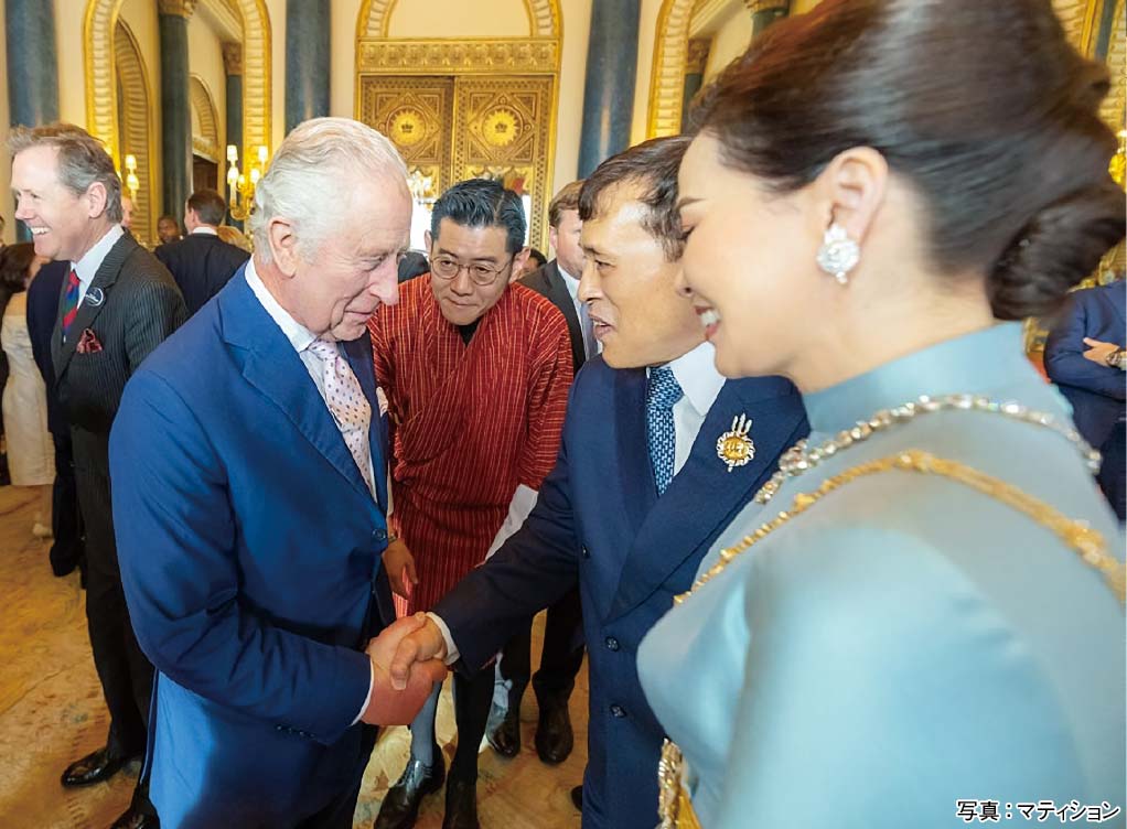 ワチラロンコン国王 英国王チャールズ3世の戴冠式に参加　ー　2022年9月に即位した英国王チャールズ3世の戴冠式が、5月6日にロンドンのウェストミンスター寺院で行われた。タイ王国からは、ワチラロンコン国王とスティダー王妃が式典に参加。英国王夫妻の戴冠を祝った。