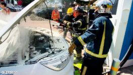 モールで充電中のEV車　エンジンルームから発火 - ワイズデジタル【タイで生活する人のための情報サイト】
