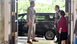 公用車に新型「レクサス」　セター首相が自費で購入 - ワイズデジタル【タイで生活する人のための情報サイト】