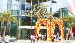 サイアム・パラゴンで銃乱射 2人死亡、14歳少年を逮捕 - ワイズデジタル【タイで生活する人のための情報サイト】