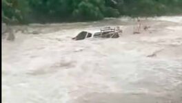 南部で連日の豪雨　鉄砲水に流された車も - ワイズデジタル【タイで生活する人のための情報サイト】