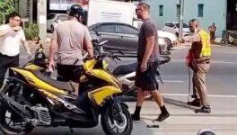 外国人が警官に暴力 奪った銃で発砲 - ワイズデジタル【タイで生活する人のための情報サイト】