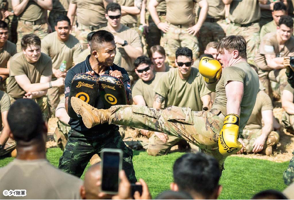 多国間共同訓練でブアカーオがムエタイを指導 ー 2月27日から実施されている多国間共同訓練「コブラ・ゴールド2024」で、元K-1王者のブアカーオが米軍にムエタイを指導した。同訓練には世界30カ国から、9570人の軍関係者や人道支援者が参加している。