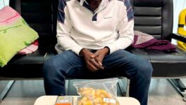 麻薬を飲み込んで密輸未遂 末端価格417万バーツ以上 - ワイズデジタル【タイで生活する人のための情報サイト】