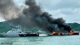 プーケットで　豪華ヨット炎上 - ワイズデジタル【タイで生活する人のための情報サイト】