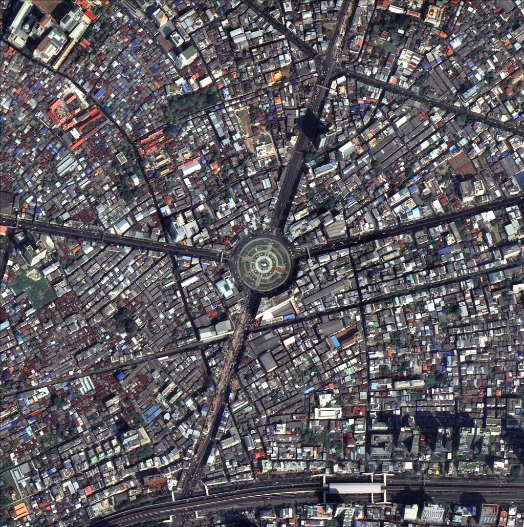 タイの地球観測衛星「THEOS-2」 初の衛星画像を公開 ー タイの地理情報・宇宙技術開発機関が5月15日、昨年10月に打ち上げられた地球観測衛星2号「THEOS-2」から撮影した初の衛星画像(ウォンウェヤイ周辺)を公開した。今後同衛星には様々な重要任務が期待されている。