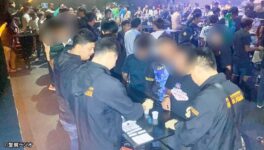 パタヤの娯楽施設で徹底調査　薬物と拳銃の所持で摘発 - ワイズデジタル【タイで生活する人のための情報サイト】