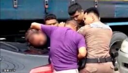 飲酒運転の男を逮捕　泥酔状態で警察に殴りかかる - ワイズデジタル【タイで生活する人のための情報サイト】