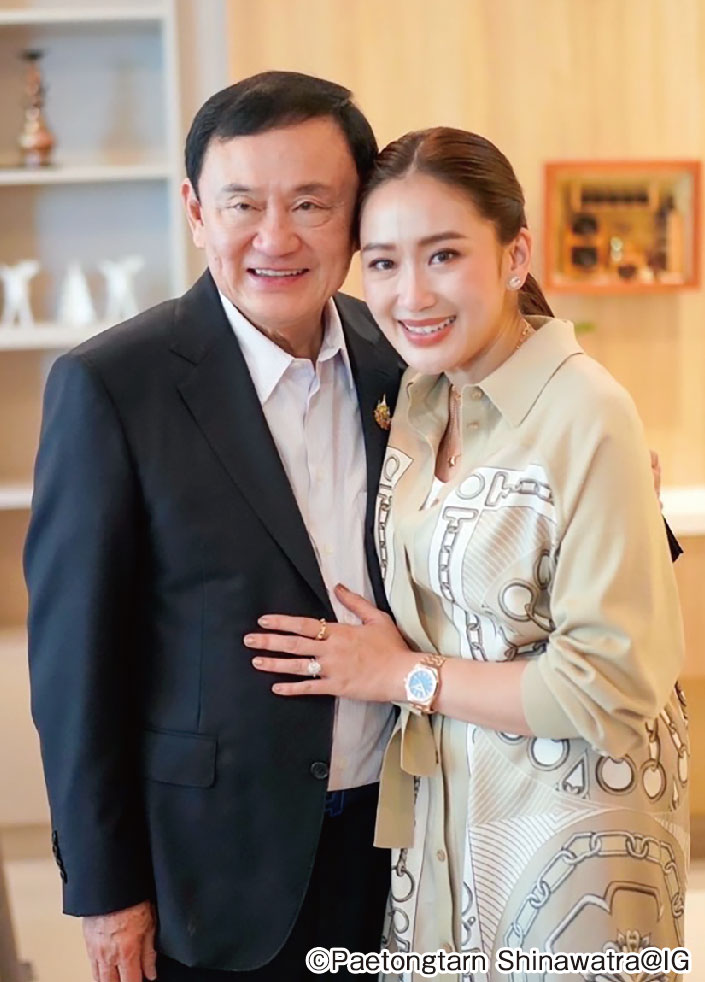 タクシン氏の誕生日を祝うペートンタン氏
