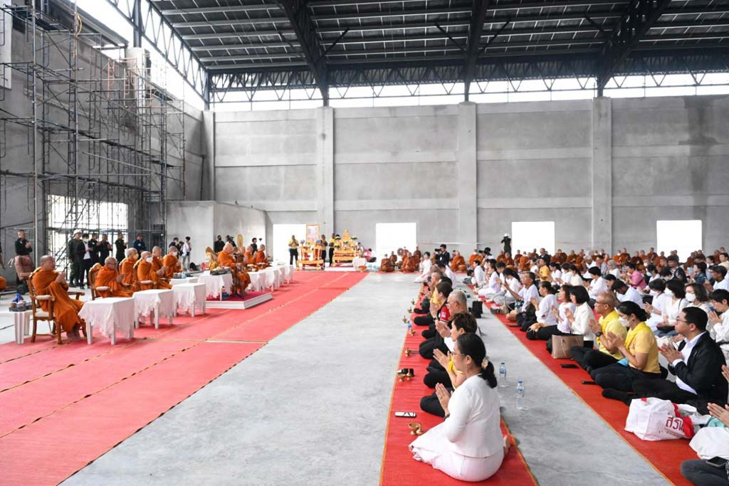 ビル崩壊現場の捜索活動終了 犠牲者を偲ぶ追悼式実施 ー 5月10日、ミャンマー地震により倒壊したビル建設現場の捜索活動が終了した。これまでに89人の死亡が確認された他、現在も7人が行方不明となっている。13日には109人の僧侶が現場を訪れ、追悼式が行われた。今後は警察による捜査が進められるという。