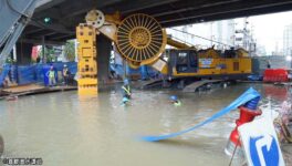 鉄道建設現場で水道管が破裂 周辺地域で水道提供一時停止 - ワイズデジタル【タイで生活する人のための情報サイト】