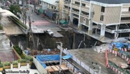 バンコク・ワチラ病院前の 道路が大規模陥没 - ワイズデジタル【タイで生活する人のための情報サイト】