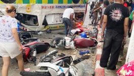 救急車が信号無視 乗用車と衝突し、1人死亡 - ワイズデジタル【タイで生活する人のための情報サイト】