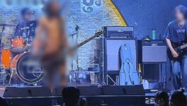 レッチリの「Sox on Cox」を真似て　全裸でギターを演奏する姿がSNSで拡散され… - ワイズデジタル【タイで生活する人のための情報サイト】