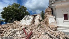 ナコーンパノム県の仏塔 豪雨により完全倒壊 - ワイズデジタル【タイで生活する人のための情報サイト】