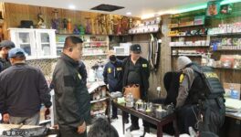 スクンビット3で麻薬密売拠点摘発 外国人7人、タイ人1人逮捕 - ワイズデジタル【タイで生活する人のための情報サイト】