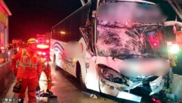 学生を乗せたバス同士が追突　大学生41人負傷、運転手1人死亡 - ワイズデジタル【タイで生活する人のための情報サイト】