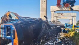 建設クレーンが列車に直撃　現時点で32人死亡の大事故 - ワイズデジタル【タイで生活する人のための情報サイト】