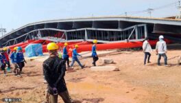 パンブリーの大型ドーム崩壊 建設作業員4人が負傷 - ワイズデジタル【タイで生活する人のための情報サイト】