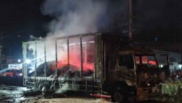 バンナートラート通りで車両炎上　リチウム電池が爆発 - ワイズデジタル【タイで生活する人のための情報サイト】